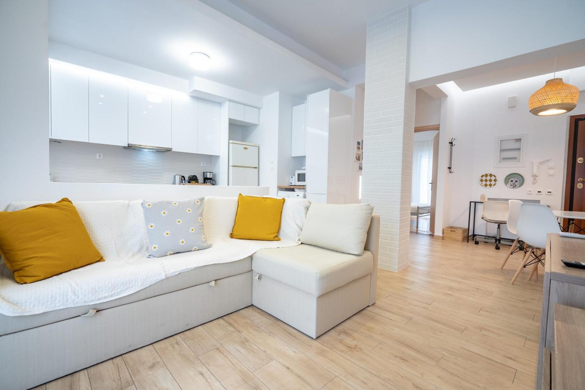 Apartment Train Station Flat For 4 Persons