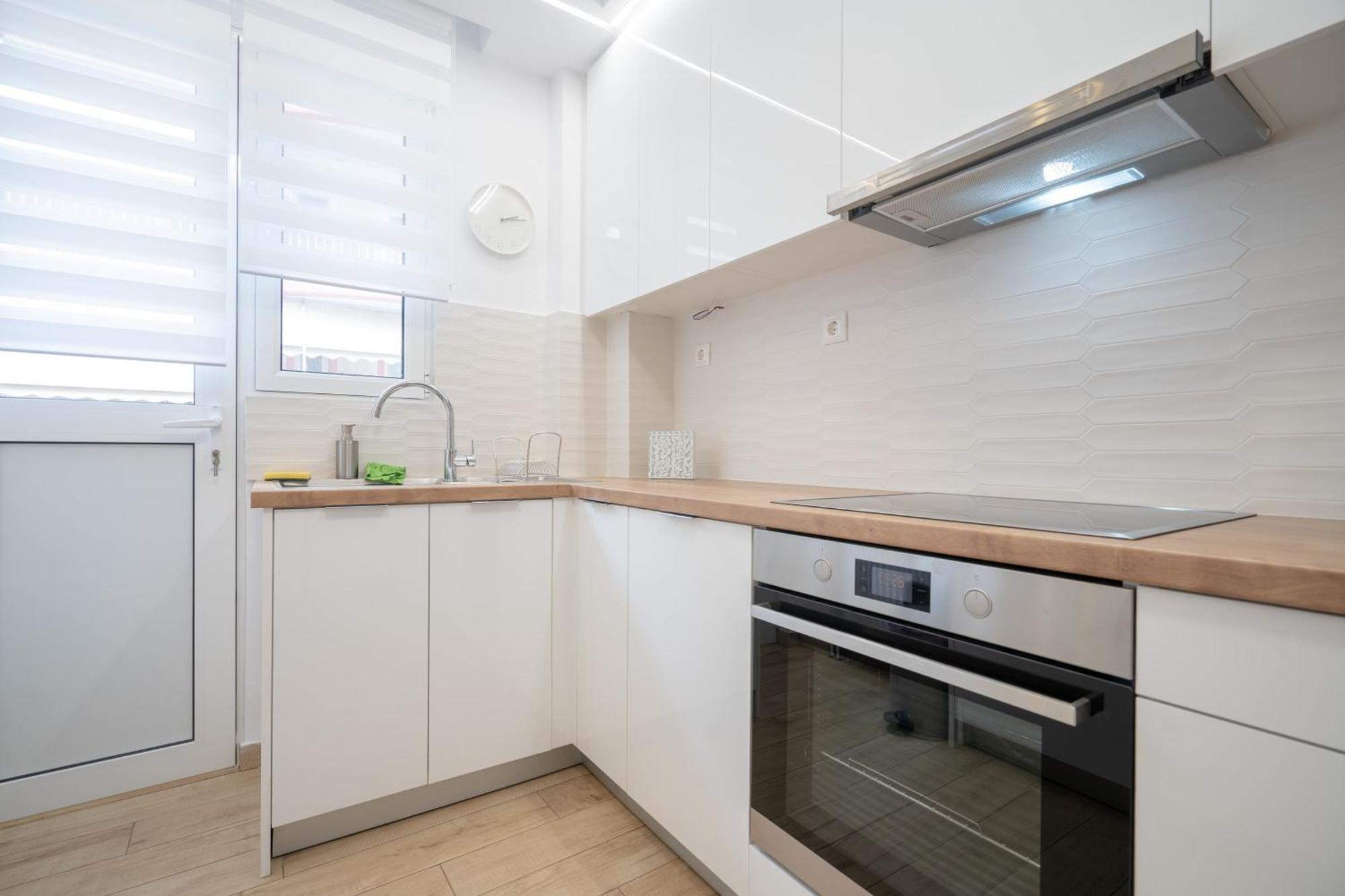 Train Station Flat For 4 Persons Apartment *