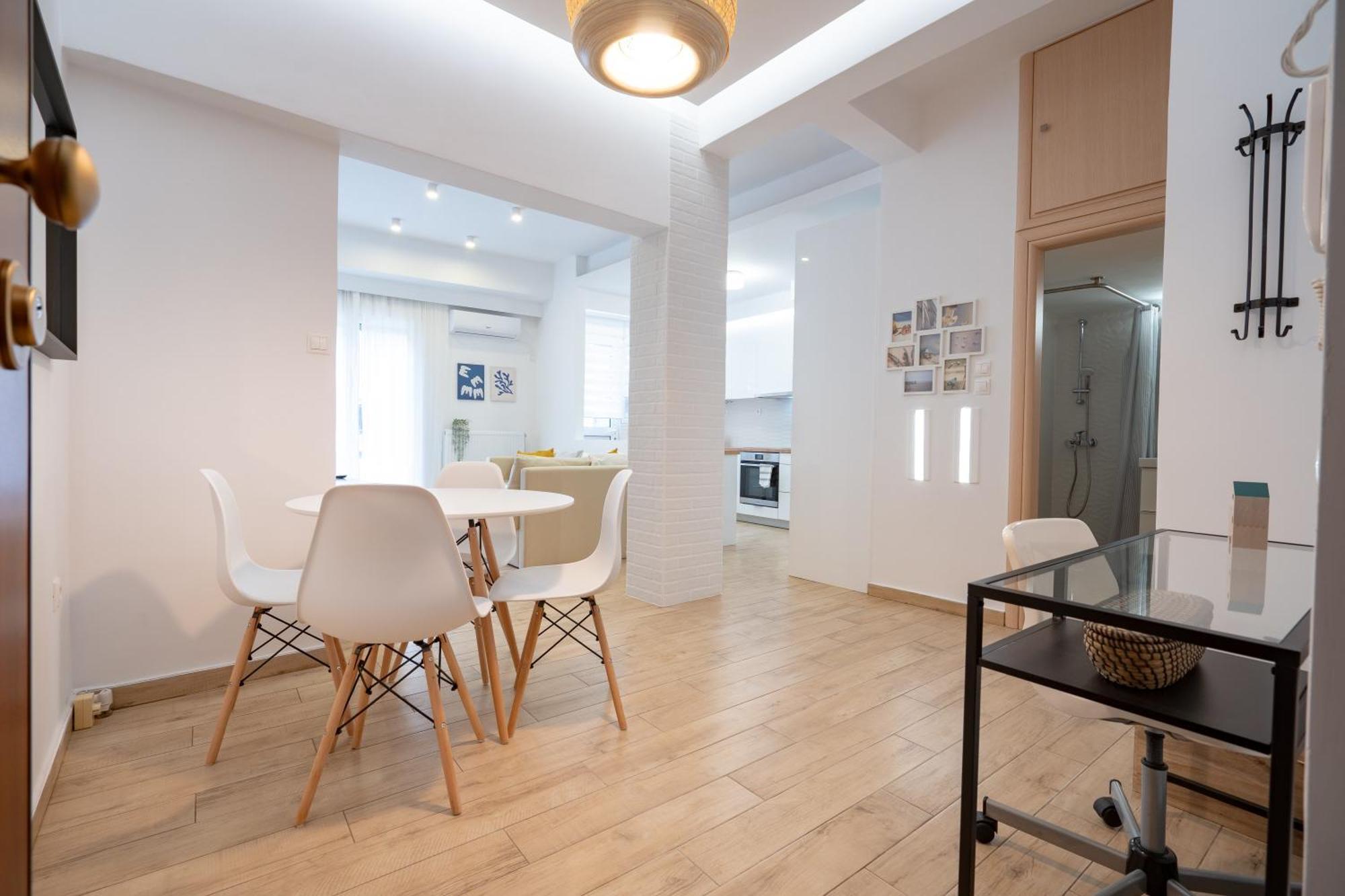 Apartament Train Station Flat For 4 Persons *